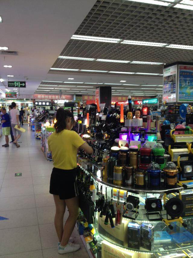 深圳華強北 電子市場依然火爆，網絡技術服務成新引擎